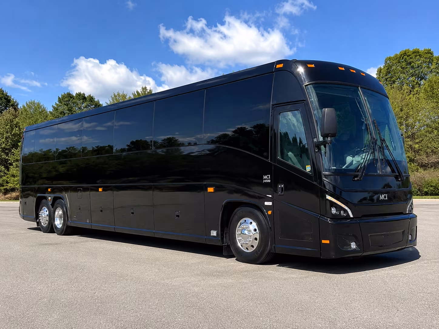hotel to venue shuttle loops that keep every guest on time and together